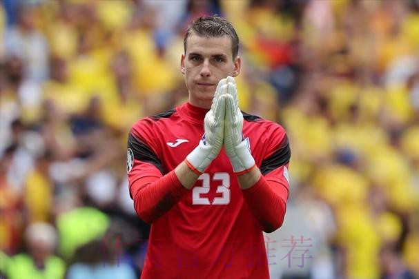 世体:卢宁可能选择离队 皇马需寻找新的二号门将 世体:卢宁可能选择离队 皇马需寻找新的二号门将